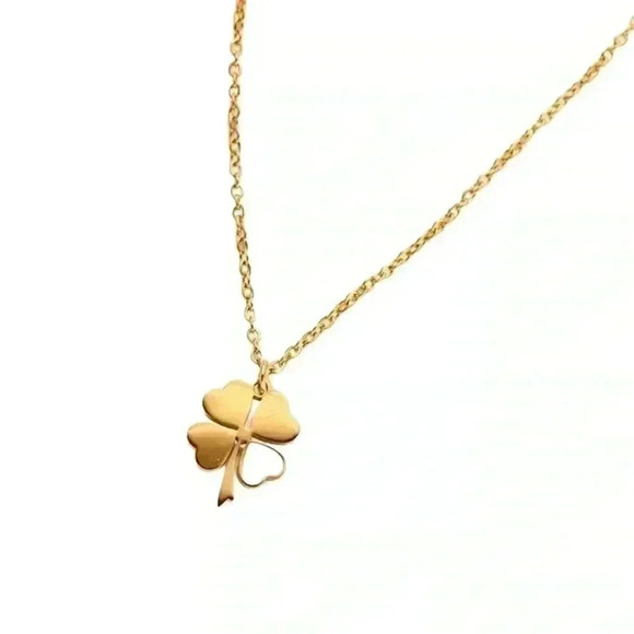 White Heart Four-Leaf Clover Pendant Necklace in Gold - Picture 4 of 6